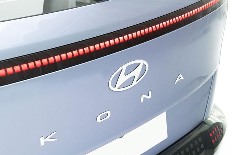 3636137 160kW Advance 65kWh 5dr Auto