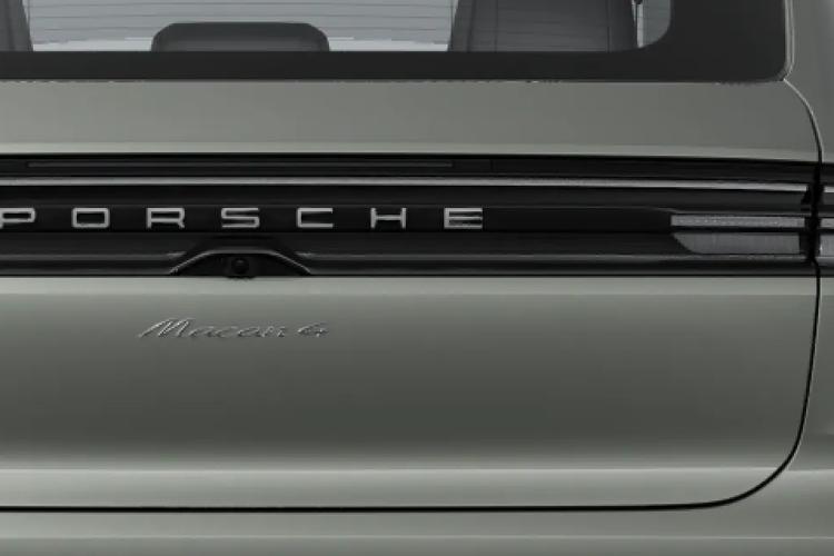 3815040 300kW 4 100kWh 5dr Auto